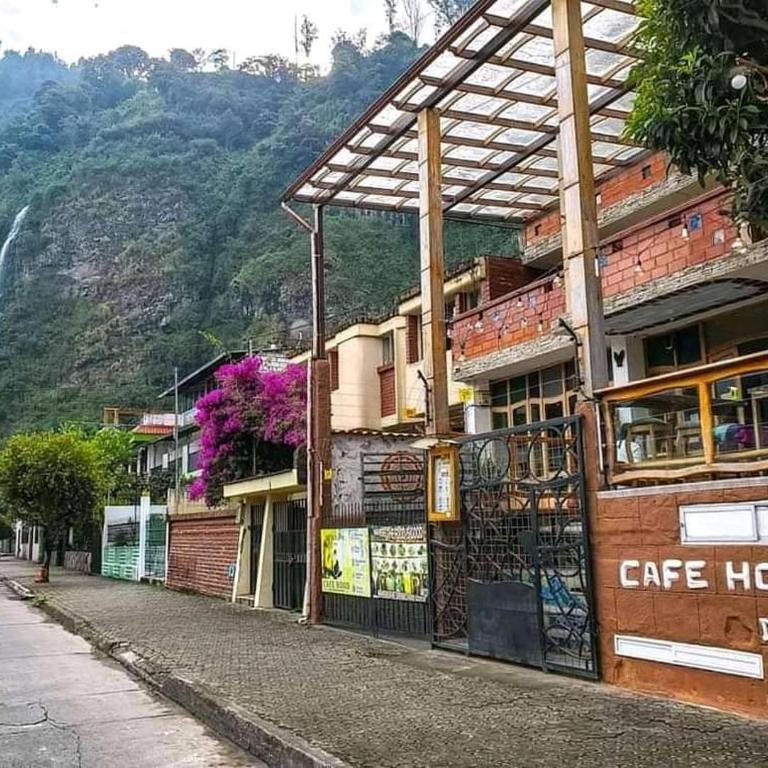 Café Hood - One-Bedroom Apartment - 12