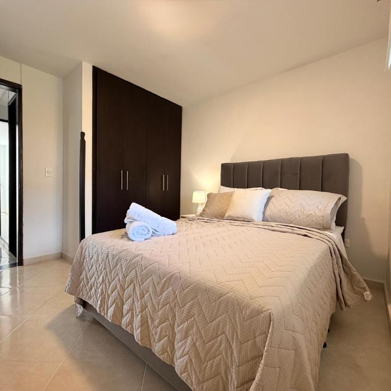 Espacio cómodo, piscina, jacuzzi y parqueadero - Apartamento de 2 dormitorios - 19