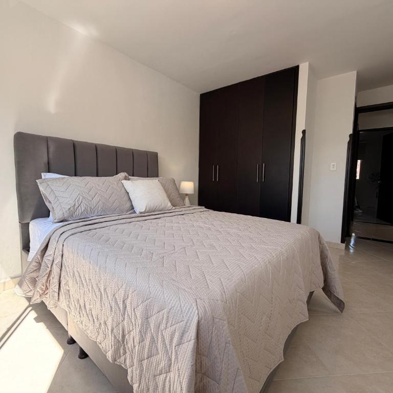 Espacio cómodo, piscina, jacuzzi y parqueadero - Apartamento de 2 dormitorios - 14