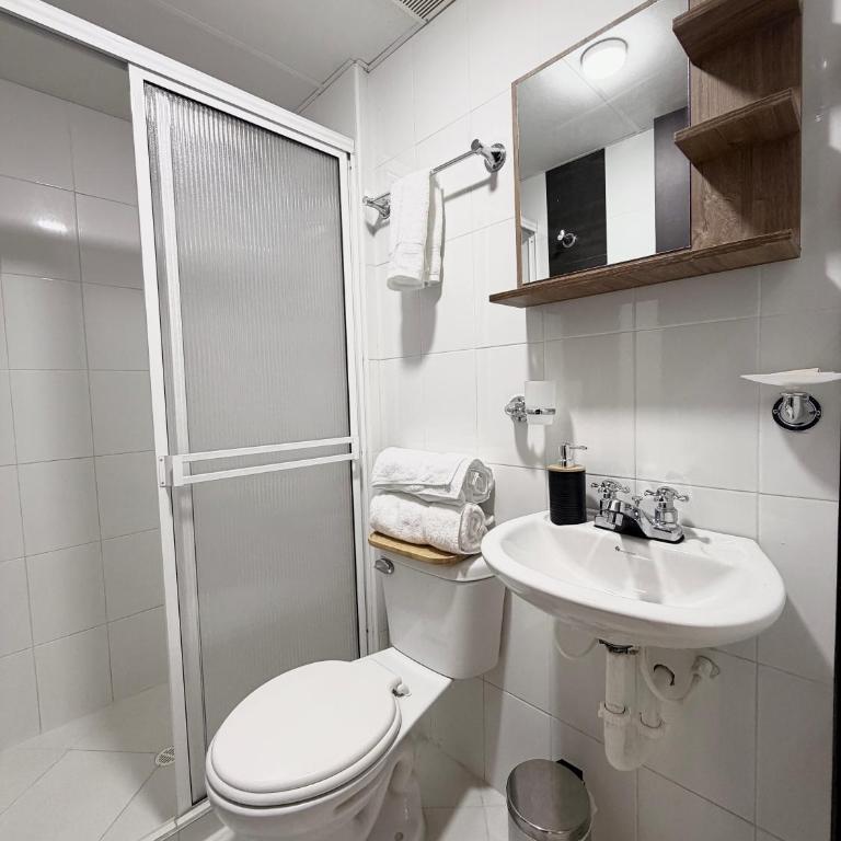 Espacio cómodo, piscina, jacuzzi y parqueadero - Apartamento de 2 dormitorios - 16