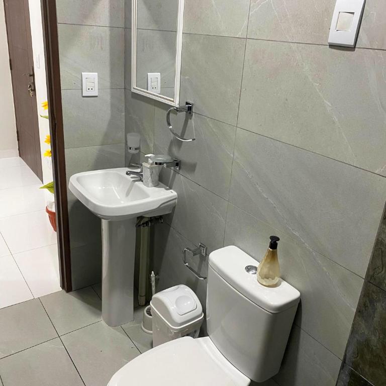 Elegante Departamento Céntrico con Piscina, Terraza y Seguridad 24 7 - One-Bedroom Apartment - 29