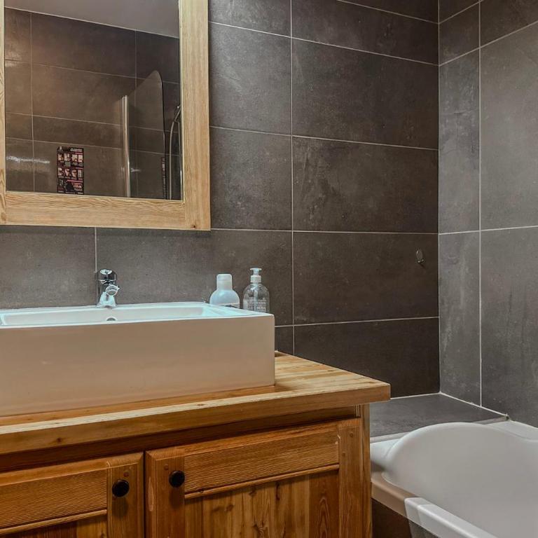 #AH11 Le charmeur des montagnes - Appartement - 35