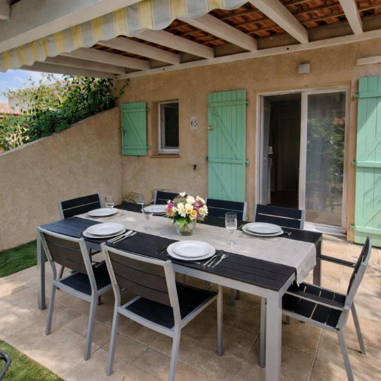 MARINES DU ROUSSILLON Villa en duplex très calme en résidence privée avec piscine - M65 - Two-Bedroom House - 4