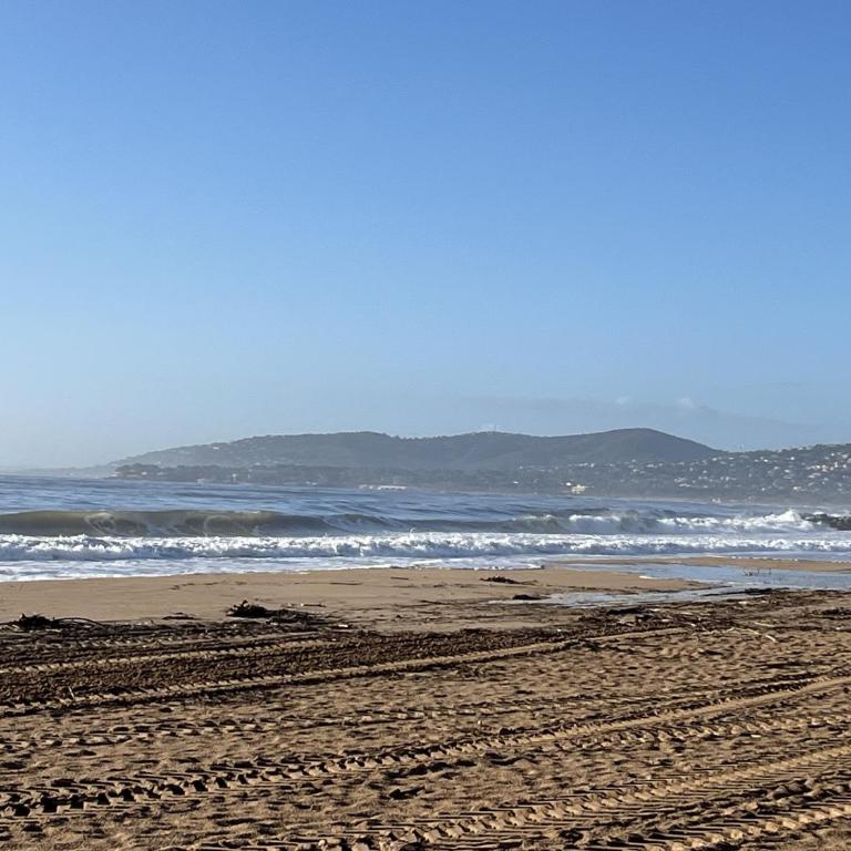 Rez de chaussee de maison, direct plage, grand T4 - Three-Bedroom Superior Apartment - 7