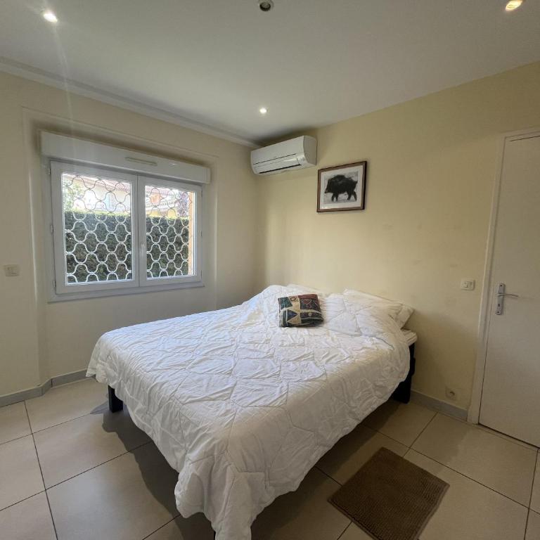 Rez de chaussee de maison, direct plage, grand T4 - Three-Bedroom Superior Apartment - 8