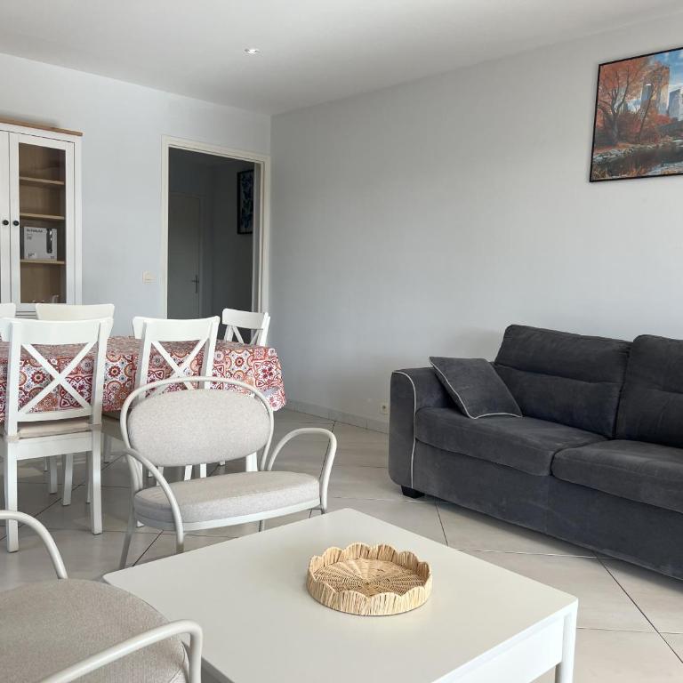 Rez de chaussee de maison, direct plage, grand T4 - Three-Bedroom Superior Apartment - 11