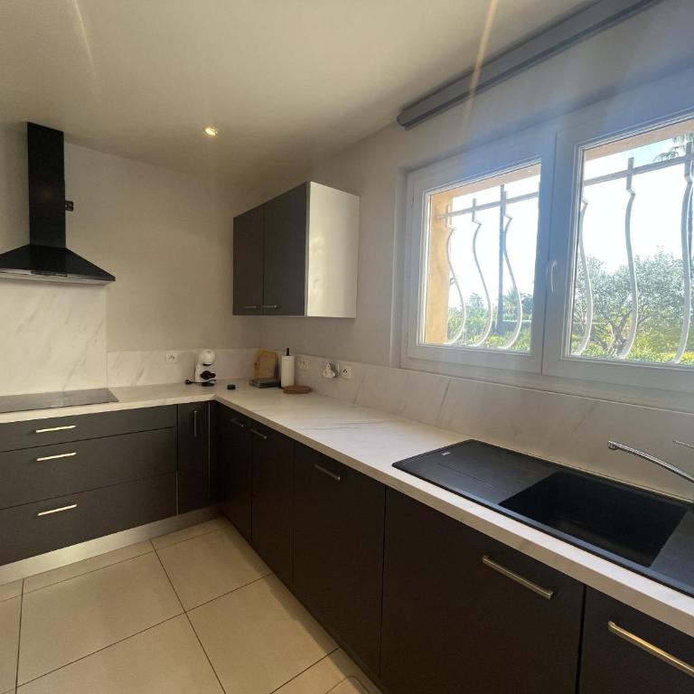Rez de chaussee de maison, direct plage, grand T4 - Three-Bedroom Superior Apartment - 23