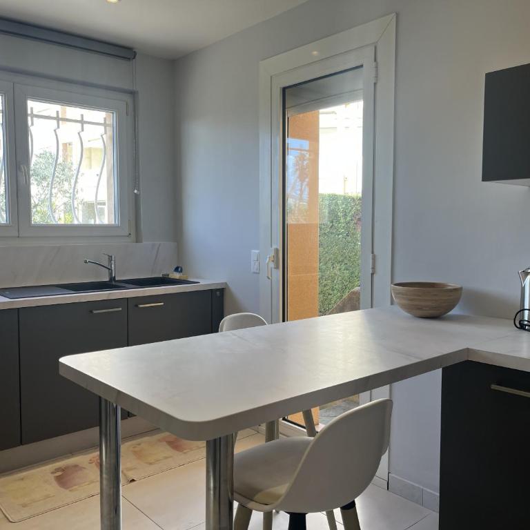 Rez de chaussee de maison, direct plage, grand T4 - Three-Bedroom Superior Apartment - 24