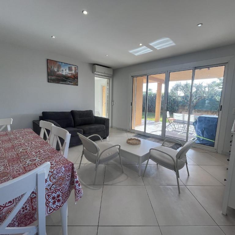 Rez de chaussee de maison, direct plage, grand T4 - Three-Bedroom Superior Apartment - 25