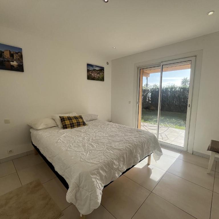 Rez de chaussee de maison, direct plage, grand T4 - Three-Bedroom Superior Apartment - 31