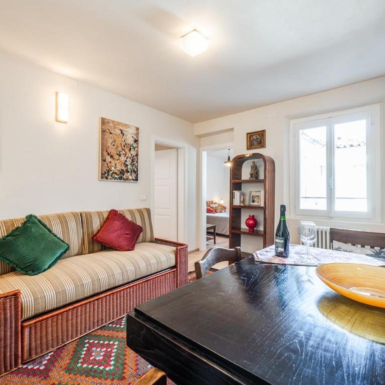 Refined penthouse in front of Osteria Francescana - Two-Bedroom Apartment - 1