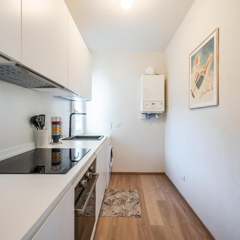 Refined penthouse in front of Osteria Francescana - Two-Bedroom Apartment - 4