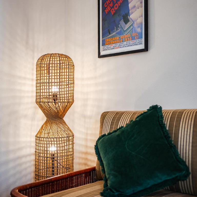 Refined penthouse in front of Osteria Francescana - Two-Bedroom Apartment - 8