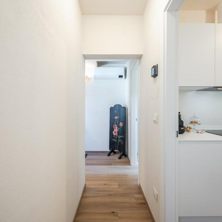 Refined penthouse in front of Osteria Francescana - Two-Bedroom Apartment - 21