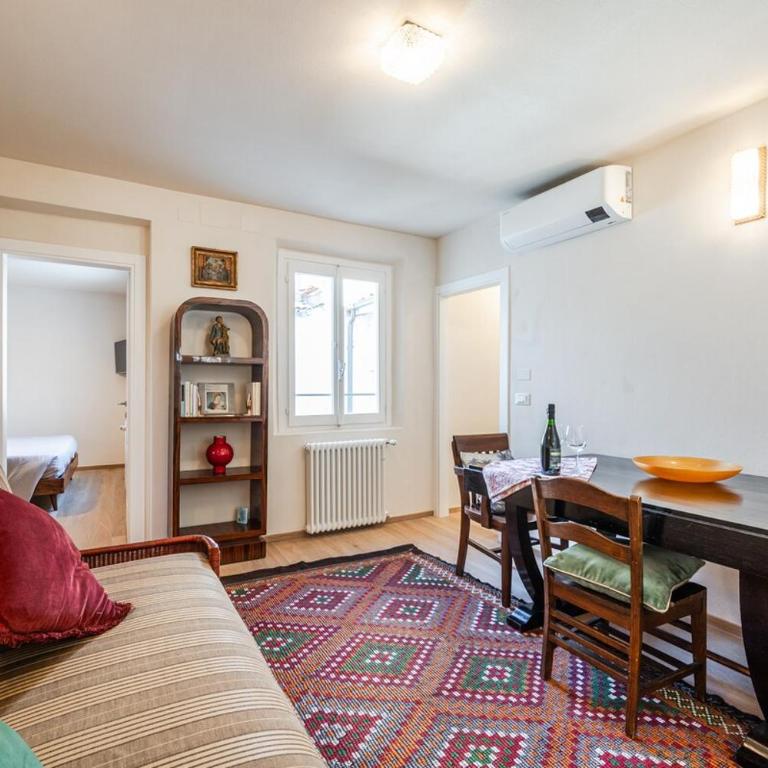Refined penthouse in front of Osteria Francescana - Two-Bedroom Apartment - 23