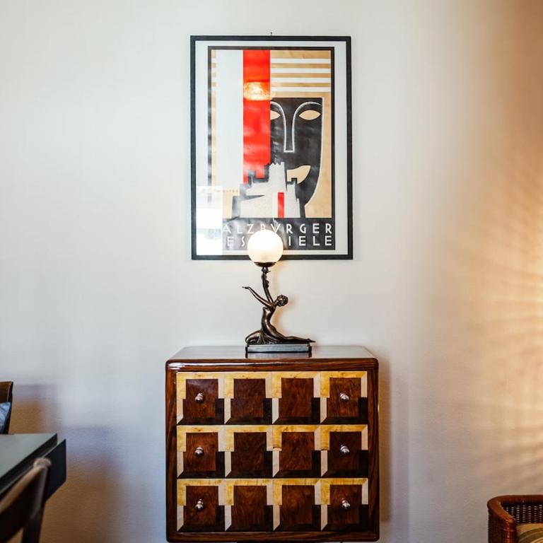 Refined penthouse in front of Osteria Francescana - Two-Bedroom Apartment - 24