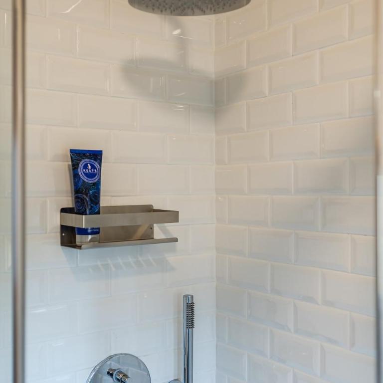 Refined penthouse in front of Osteria Francescana - Two-Bedroom Apartment - 29