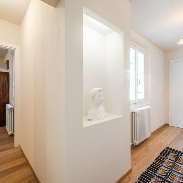 Refined penthouse in front of Osteria Francescana - Two-Bedroom Apartment - 37
