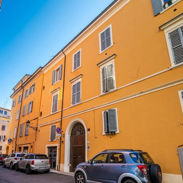 Refined penthouse in front of Osteria Francescana - Two-Bedroom Apartment - 38