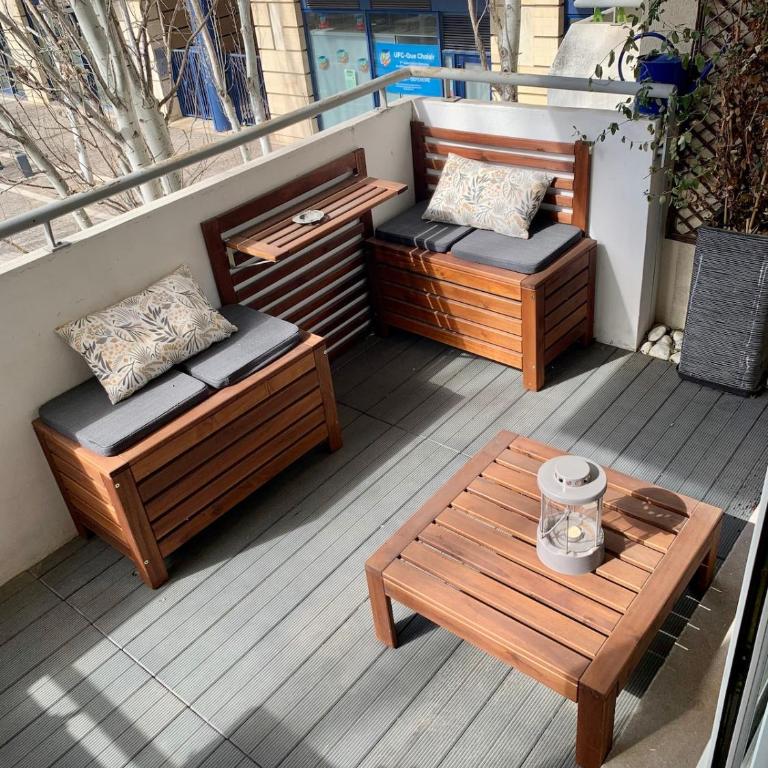 Modern City Center apartment with parking! - Appartement 2 Chambres - 14