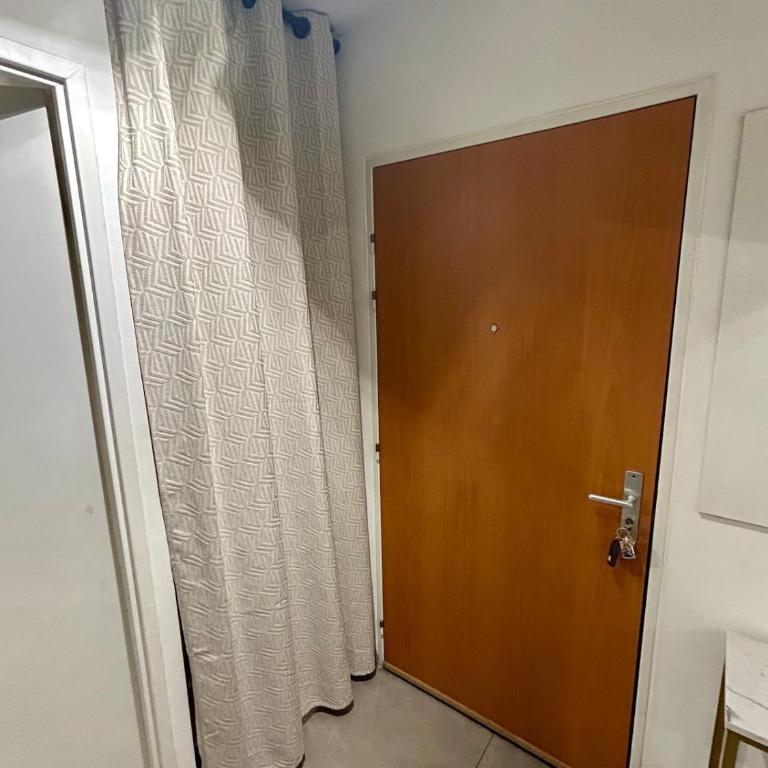 Modern City Center apartment with parking! - Appartement 2 Chambres - 22