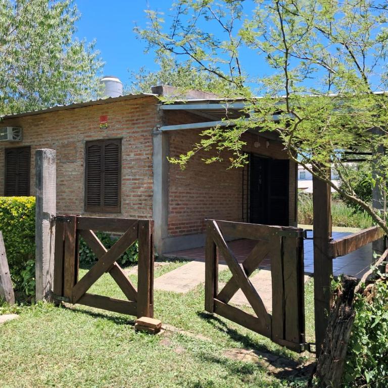 Casa en Paso de la Patria cerca de la Playa Pelícano en entorno natural - Casa de 2 dormitorios - 1