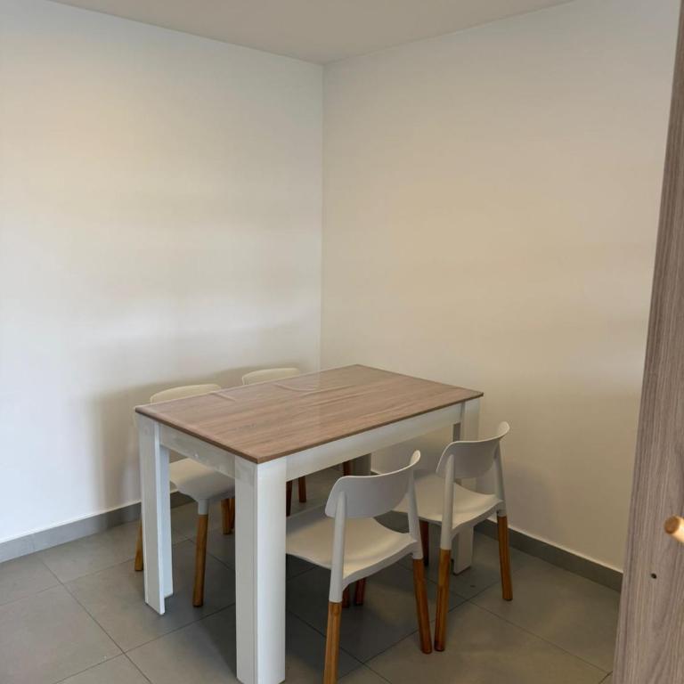 Nuevo Monoambiente con cochera a 800m del mar - One-Bedroom Apartment - 4