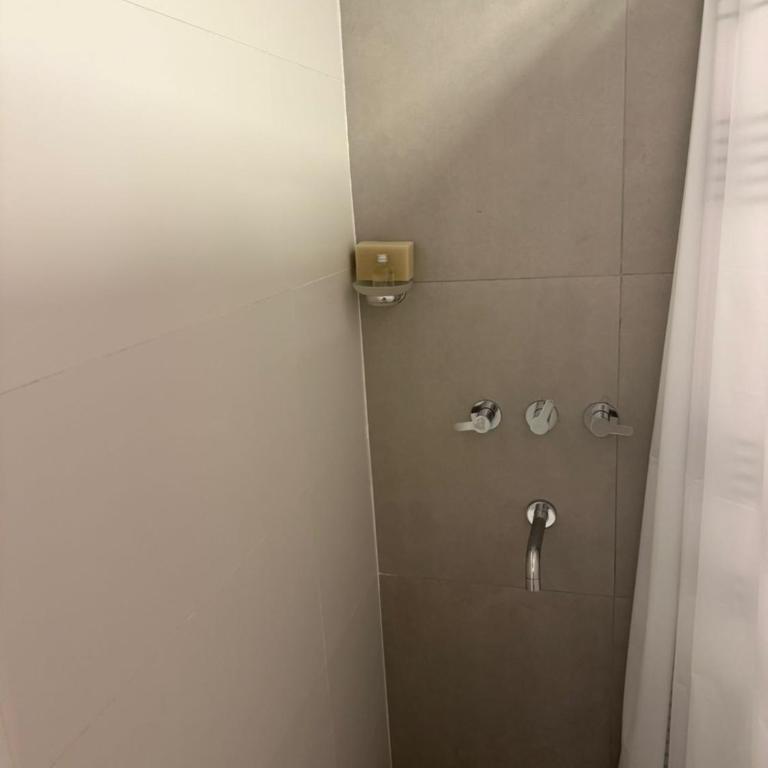 Nuevo Monoambiente con cochera a 800m del mar - One-Bedroom Apartment - 12