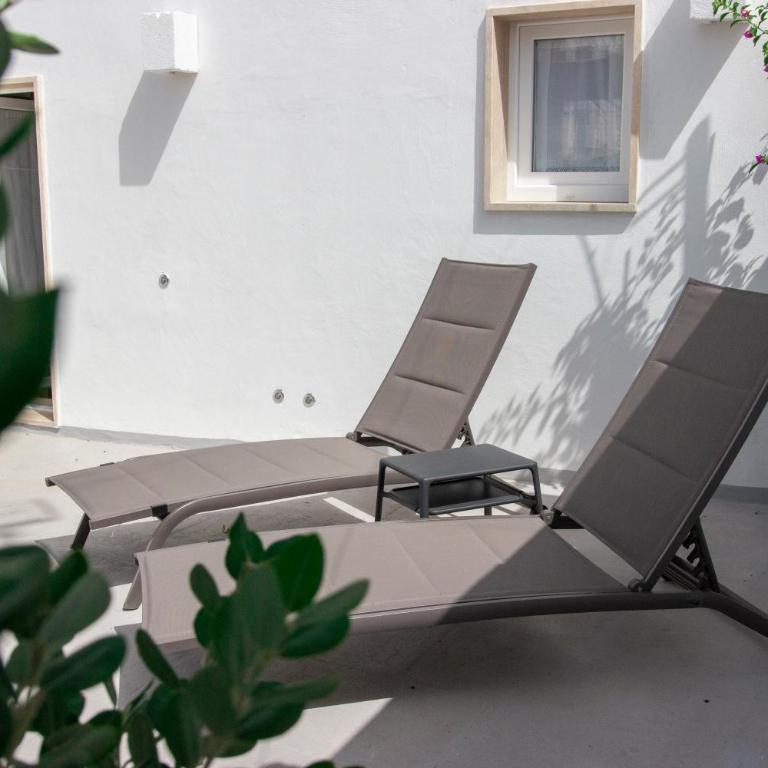 HOSTuni - Double Room with Terrace - 3