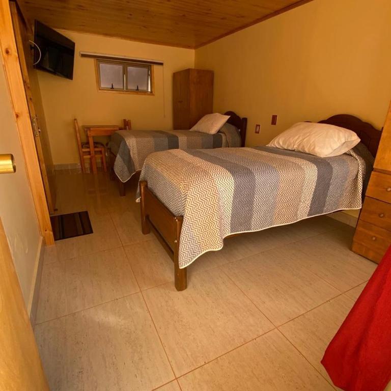 Residencial Golden - Double Room with Private Bathroom - 3