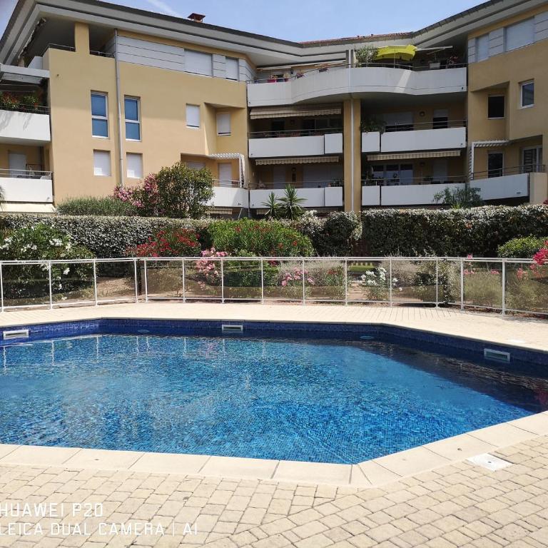 appartement 6pers ,3 étage dernier, duplex spacieux Clim, piscine ,parking privé fermer - Appartamento con 3 Camere da Letto - 2