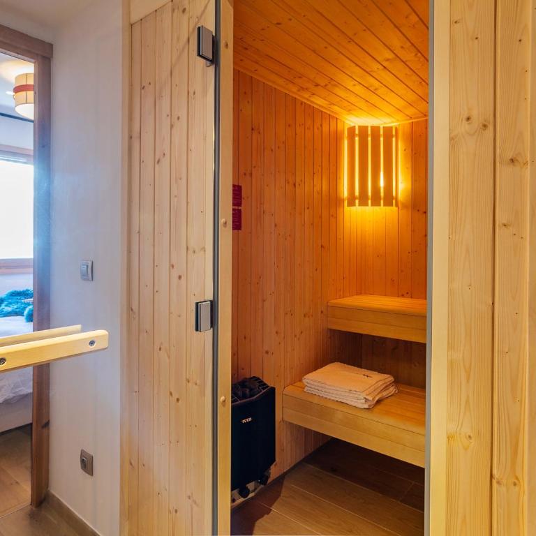 Chalet 8 personnes, Sauna, Parking, Wifi - FR-1-344-734 - Chalet - 9