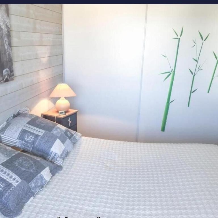 MOM' Blue Paradise Front De Mer 3 étoiles 61 m2 CAP'Diem 3 Clim - Idéal pr un Séjour de 15j ou plus ! Wifi, lit 160 - 4è Ascenseur, Parking, Piscine, Pétanque, Ping-pong - Pistes cyclables - Golf & Tennis à 10 mn - Apartment with Sea View - 22