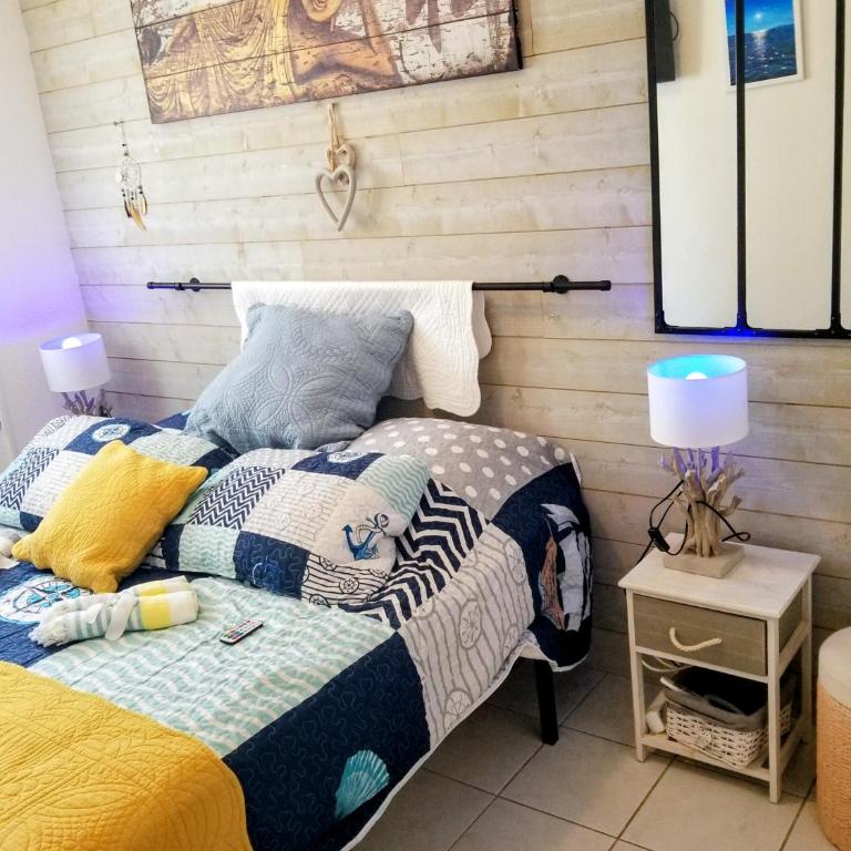 MOM' Blue Paradise Front De Mer 3 étoiles 61 m2 CAP'Diem 3 Clim - Idéal pr un Séjour de 15j ou plus ! Wifi, lit 160 - 4è Ascenseur, Parking, Piscine, Pétanque, Ping-pong - Pistes cyclables - Golf & Tennis à 10 mn - Apartment with Sea View - 54