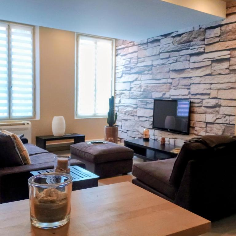Spacieux 74 m2 Standing Clim & Parking Privé Centre Ville - One-Bedroom Apartment with Terrace - 1