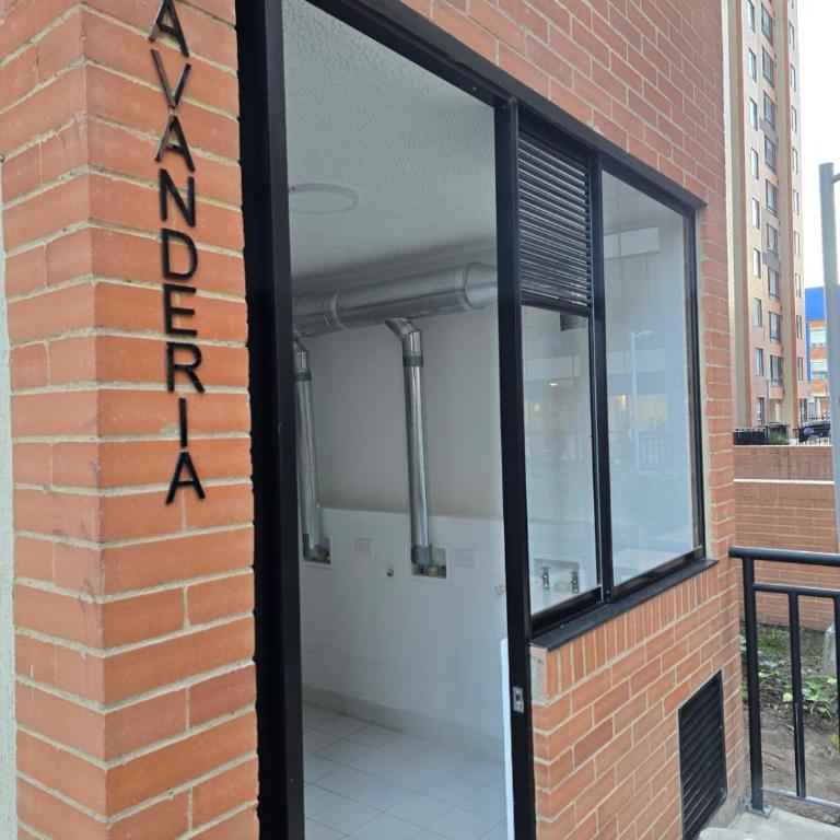 Apto Nuevo! Ubicación! Confort! WiFi potente! CoWorking! Piscina - Apartamento Estándar de 2 dormitorios - 14