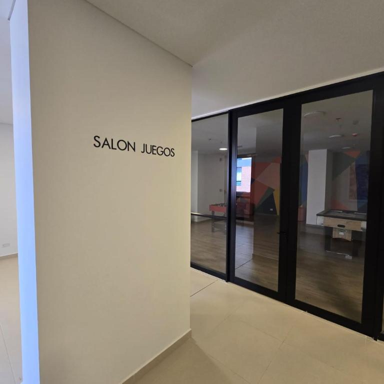 Apto Nuevo! Ubicación! Confort! WiFi potente! CoWorking! Piscina - Apartamento Estándar de 2 dormitorios - 16