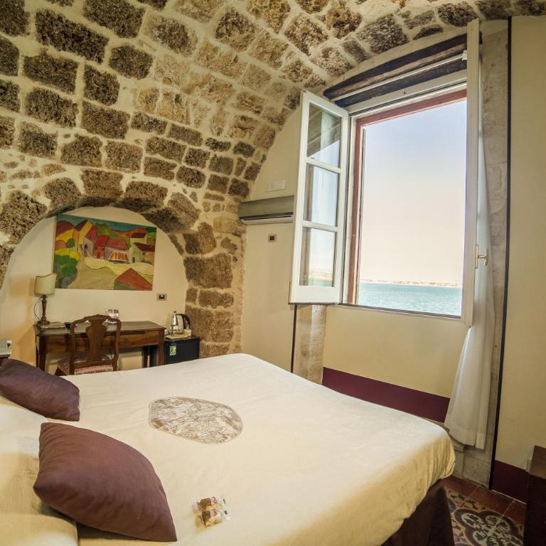 Hotel Henry's House - Camera Matrimoniale con Vista Mare - 6