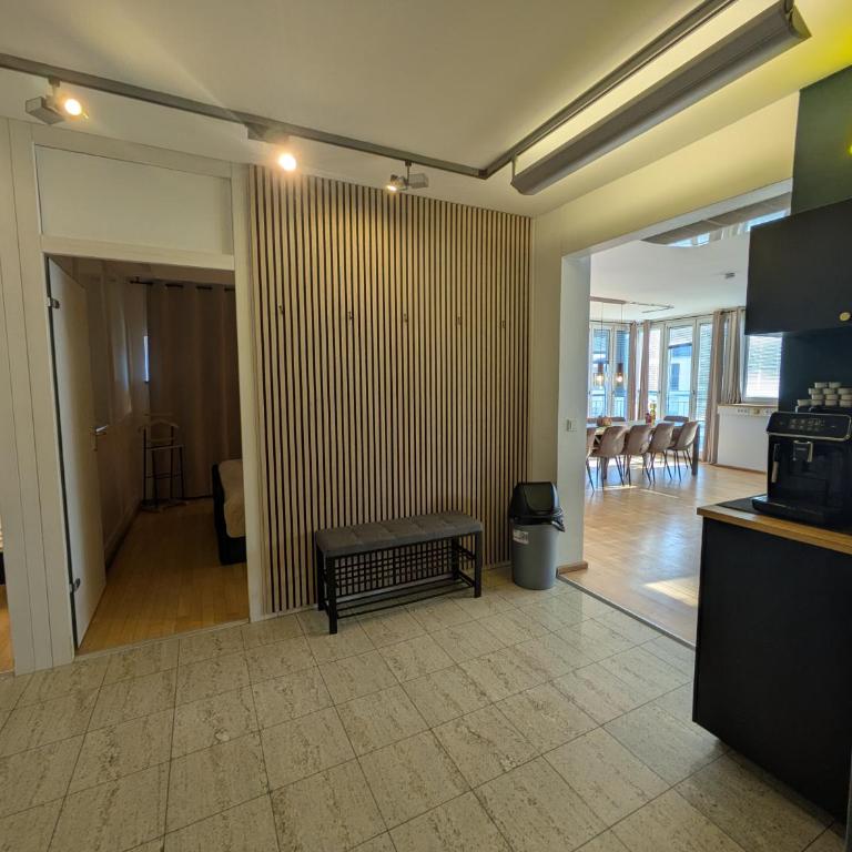 Munich Large Apartment 155 qm with 4 Bedrooms top located 1 to 12 guests - Four-Bedroom Apartment - 2
