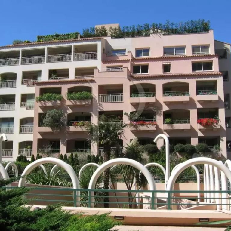 Luxury Retreat in Monaco with Rare Private Parking, Pool, AC and Wifi - Appartement 1 Chambre - 7