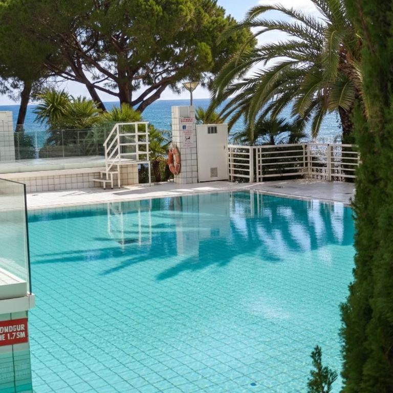 Luxury Retreat in Monaco with Rare Private Parking, Pool, AC and Wifi - Appartement 1 Chambre - 2