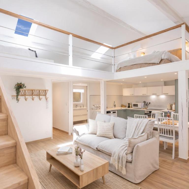 Les Palmiers, Antibes Center, Walk to Beach, AC, WiFi - Deluxe Apartment mit 2 Schlafzimmern - 1