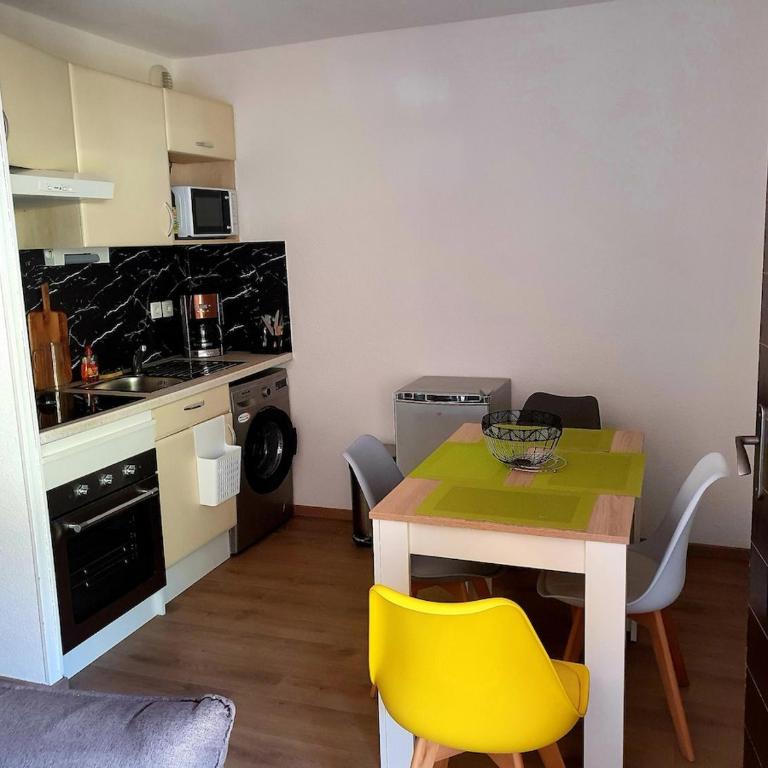 Appart Cozy with private parking wifi - Appartement 1 Chambre - 3