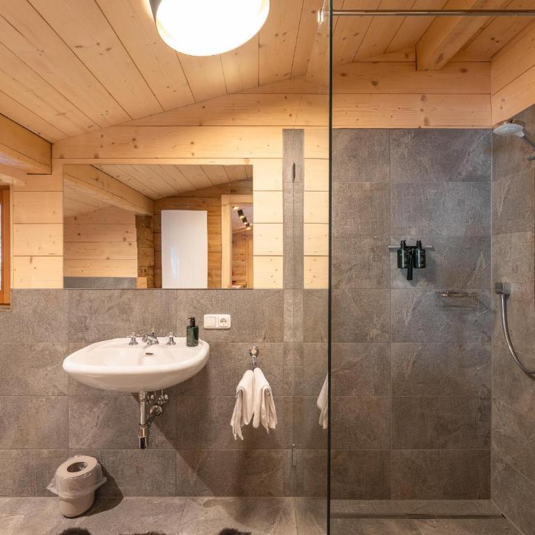 Stay at Hans Frauenschuh ALTE GERBEREI - One-Bedroom Chalet with Shower - 3
