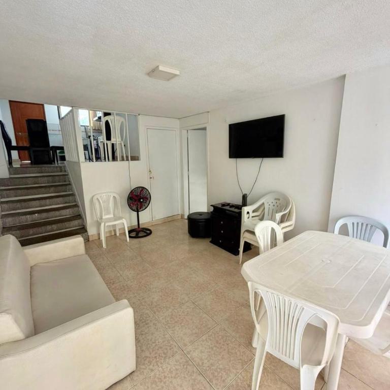Apartamento Rodadero Sunset Edificio Palanoa Frente al mar - Habitación Familiar con baño privado - 5