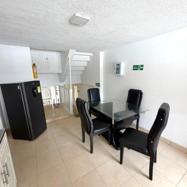 Apartamento Rodadero Sunset Edificio Palanoa Frente al mar - Habitación Familiar con baño privado - 3