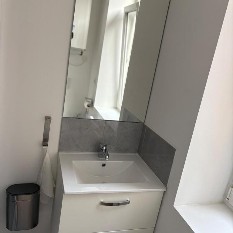 A Cozy Nest - Modern Studio Perfect for Two - Appartamento con 1 Camera da Letto - 7