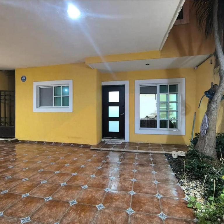 Casa en Merida para 10 l excelente ubicación - Four-Bedroom House - 1