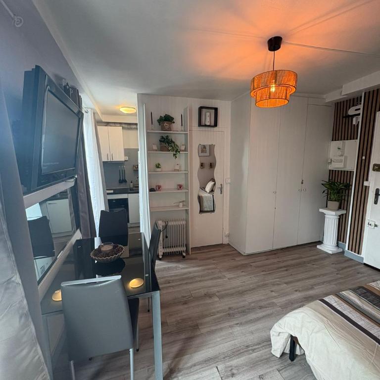 Studio charmant à 3 min du métro Place de Clichy - Appartement 1 Chambre - 26