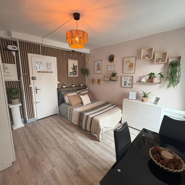 Studio charmant à 3 min du métro Place de Clichy - Appartement 1 Chambre - 1